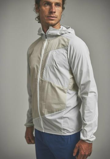 Спортивная куртка