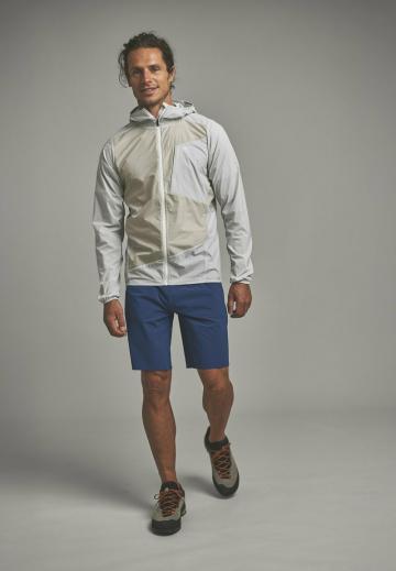 Спортивная куртка