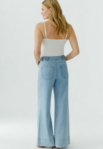 Клешеные джинсы