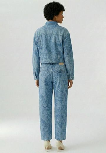 Джинсовая куртка