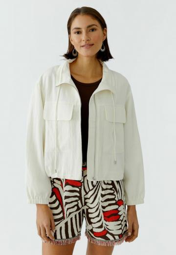 Куртка с накладнымит карманами