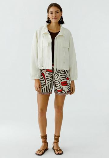 Куртка с накладнымит карманами