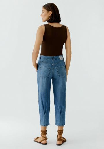 Короткие джинсы