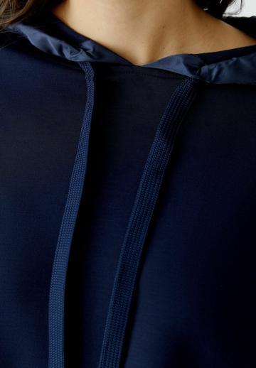 Пуловер с капюшоном