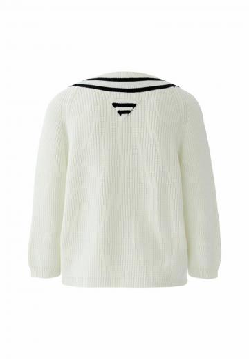 Пуловер в полоску