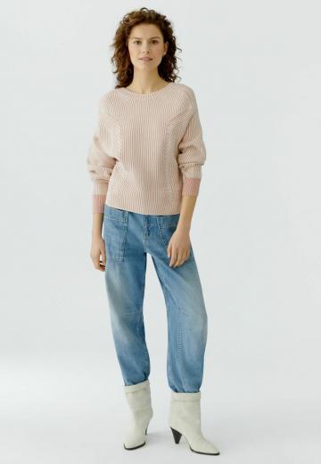 Пуловер в полоску