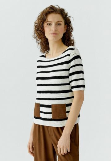 Пуловер в полоску