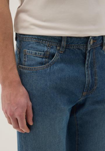 Прямые джинсы