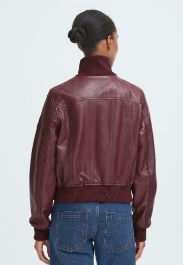 Короткая куртка