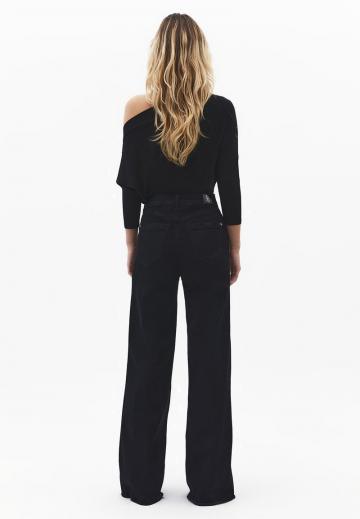 Клешеные джинсы