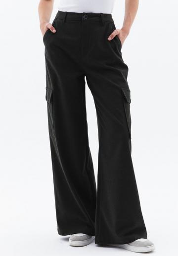 Брюки с накладными карманами