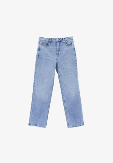 Прямые джинсы