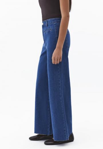 Клешеные джинсы