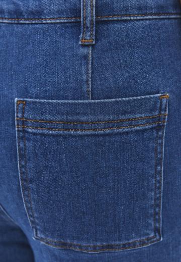 Клешеные джинсы