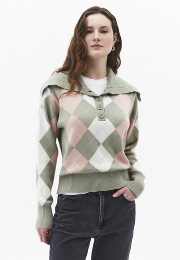 Пуловер с воротником поло