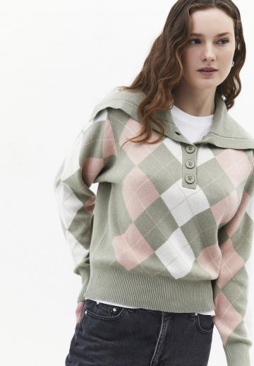 Пуловер с воротником поло