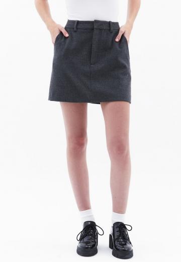 Юбка с накладными карманами