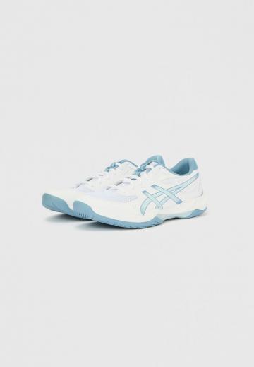 Кроссовки для зала