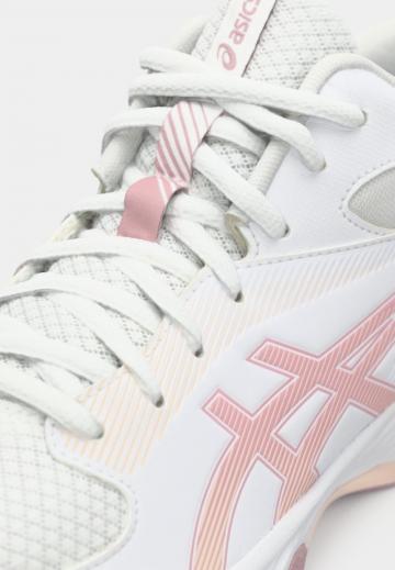 Кроссовки для зала