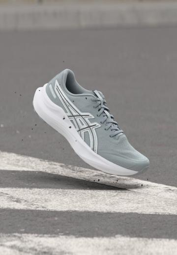 Беговые кроссовки