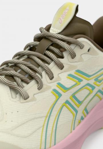 Беговые кроссовки