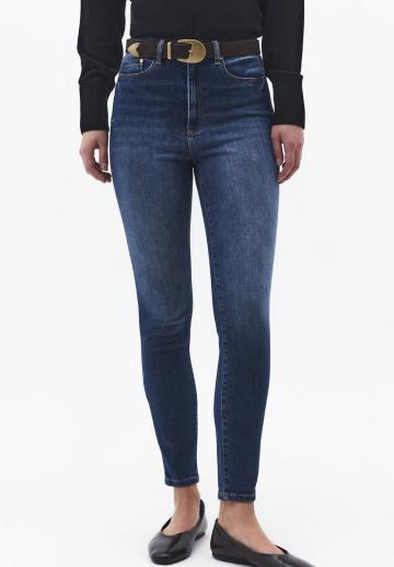 Узкие джинсы