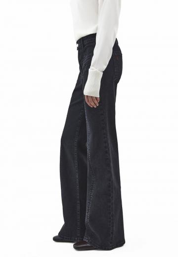 Клешеные джинсы