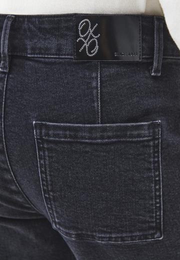 Клешеные джинсы