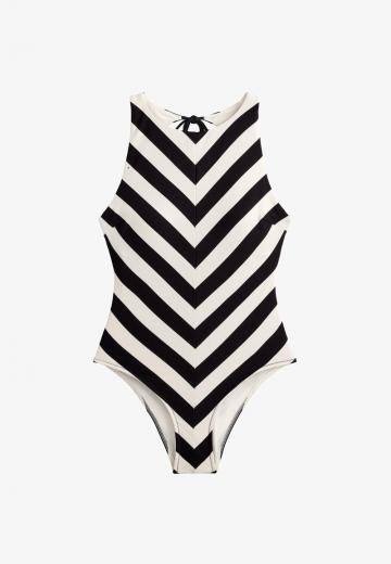 Слитный купальник