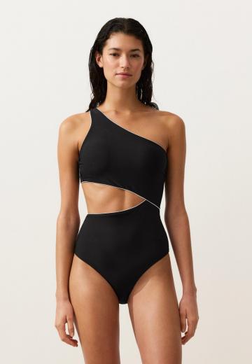 Слитный купальник