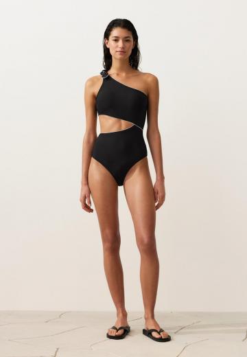 Слитный купальник