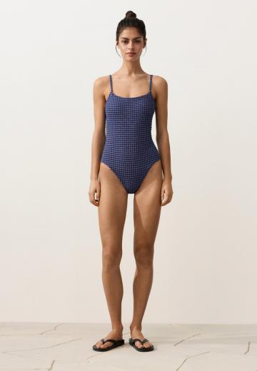 Слитный купальник