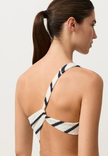 Слитный купальник