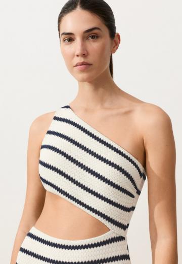 Слитный купальник