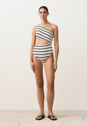 Слитный купальник