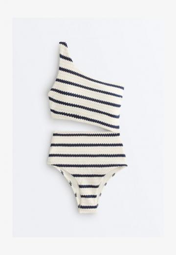 Слитный купальник