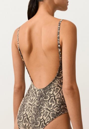 Слитный купальник