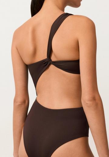 Слитный купальник