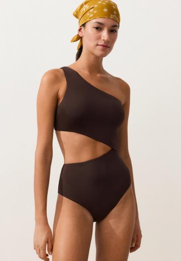 Слитный купальник