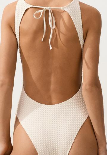 Слитный купальник