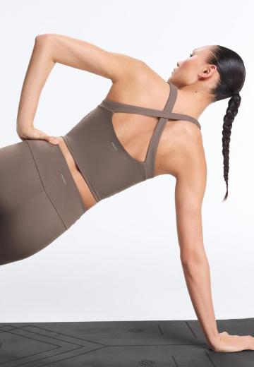 Спортивный топ