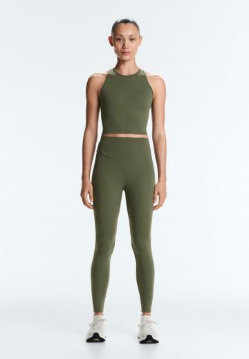 Спортивный бюстгальтер