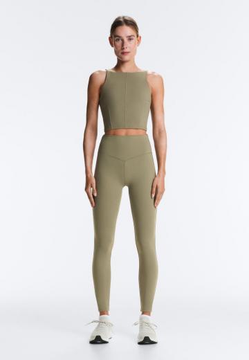 Спортивный топ