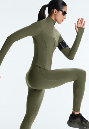 Спортивная куртка