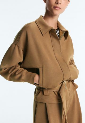 Куртка с накладнымит карманами