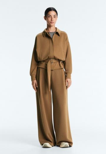 Куртка с накладнымит карманами