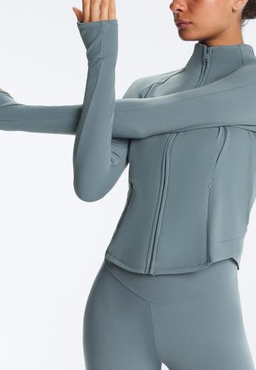 Спортивная куртка