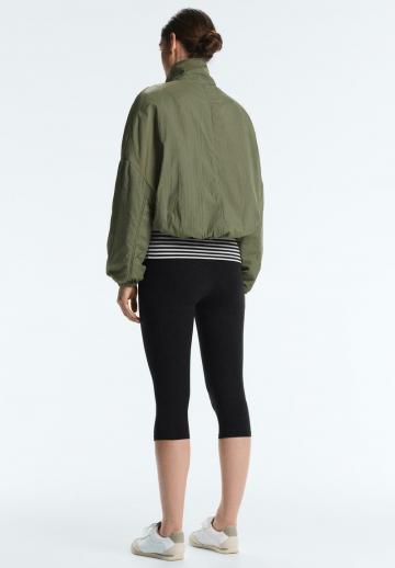 Куртка с накладнымит карманами