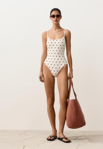 Слитный купальник