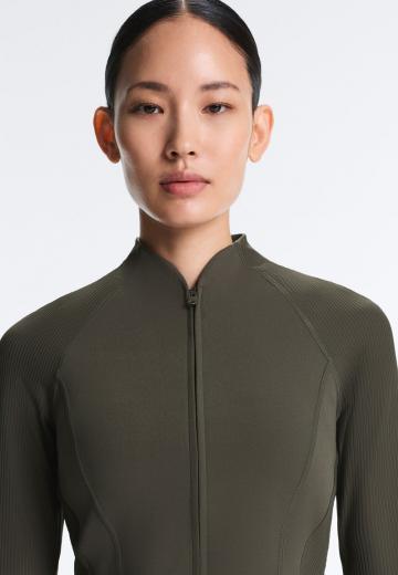 Спортивная куртка